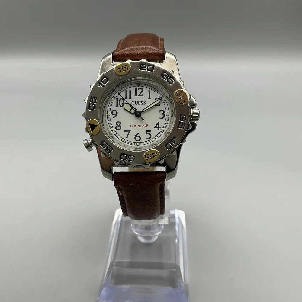 Vintage Guess Mens Watch 37mm Silver Tone Leather Indiglo Backlight New Battery